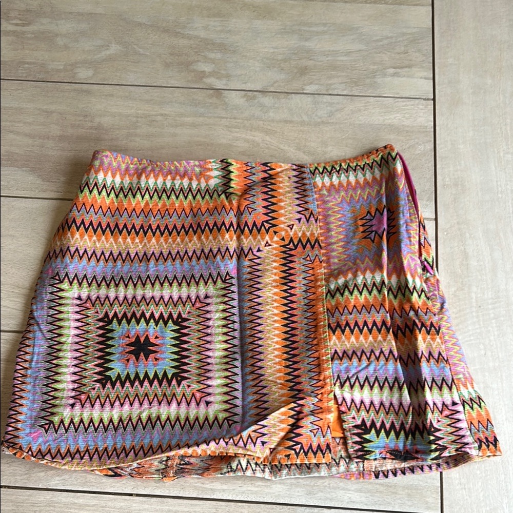Colorful Zigzag Patterned Skirt URBAN OUTFITTERA
